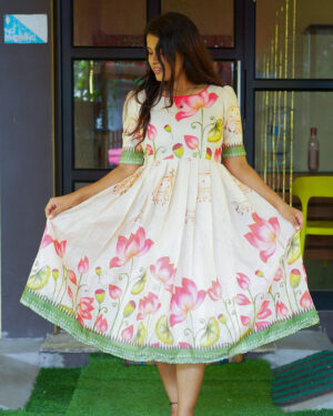 Lotus Maxi